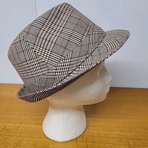 Anoma Woman’s Brown Plaid Fedora Hat Size  100% Cotton 7⅛(22")